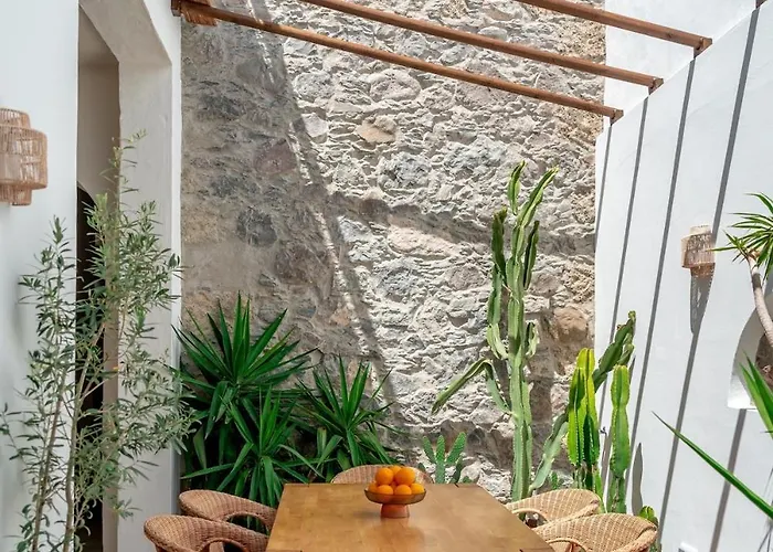 Charming House With Rooftop Pool Ferienhaus *