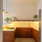 Charming House With Rooftop Pool