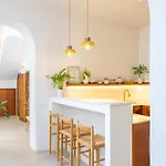 Charming House With Rooftop Pool 別荘