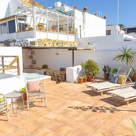 別荘 Charming House With Rooftop Pool *